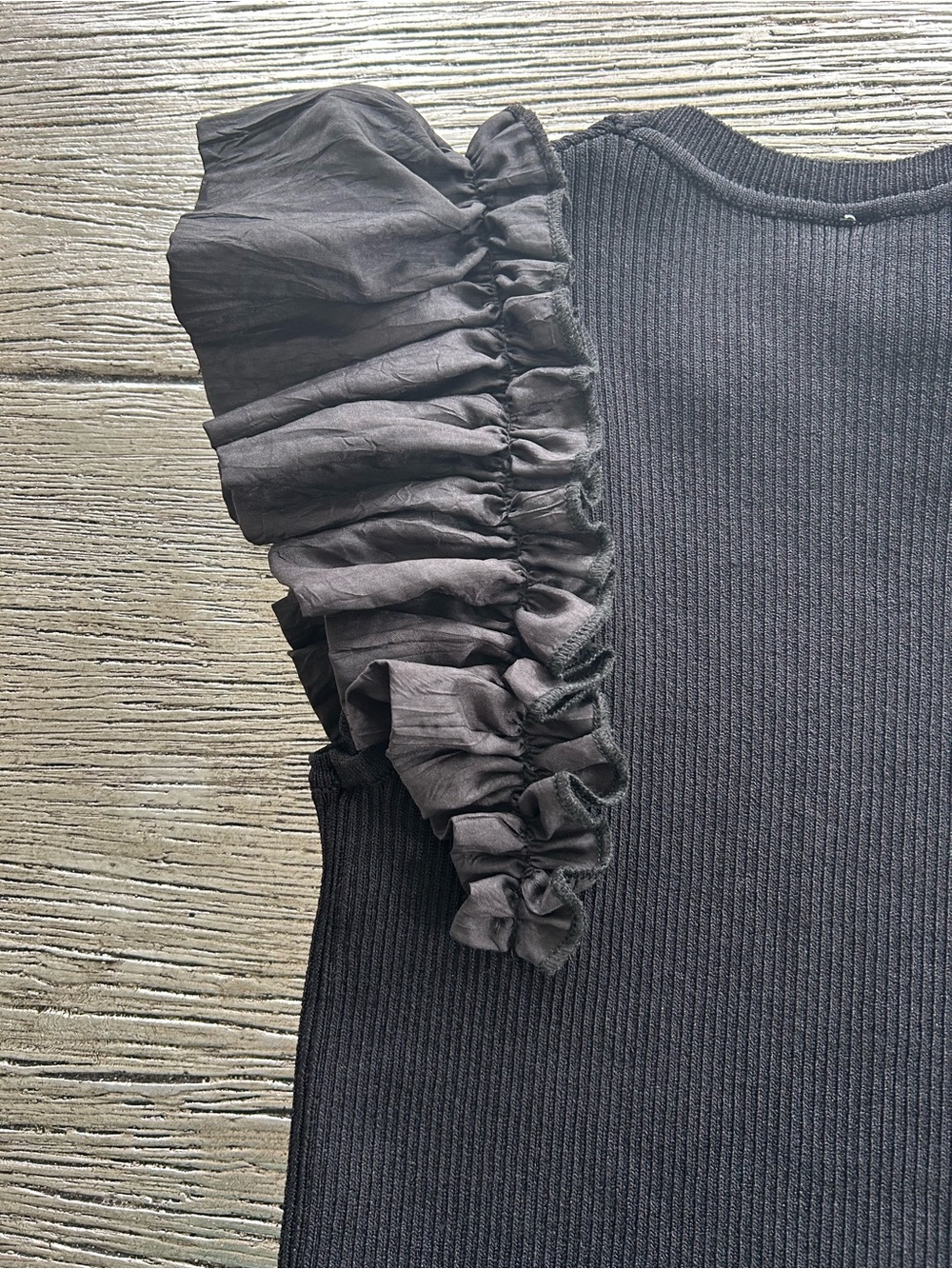 INDUSTRY Black Ruffle Shoulder Ribbed Tank - Picture 5 of 8